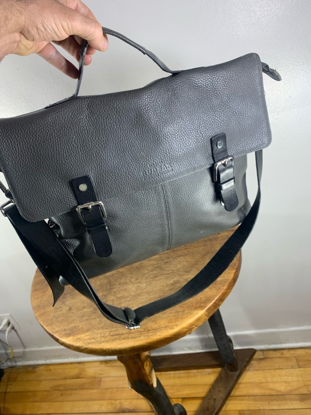 Rudsak made in Canada large unisex computer leather bag - Picture 2 of 14